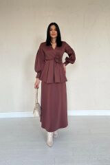 Kahverengi Gül Detaylı Takım