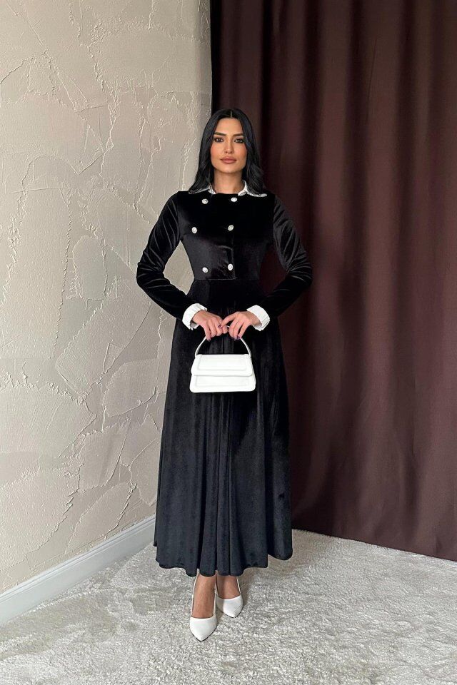 Siyah Yakası Taşlı Garnili Kadife Elbise